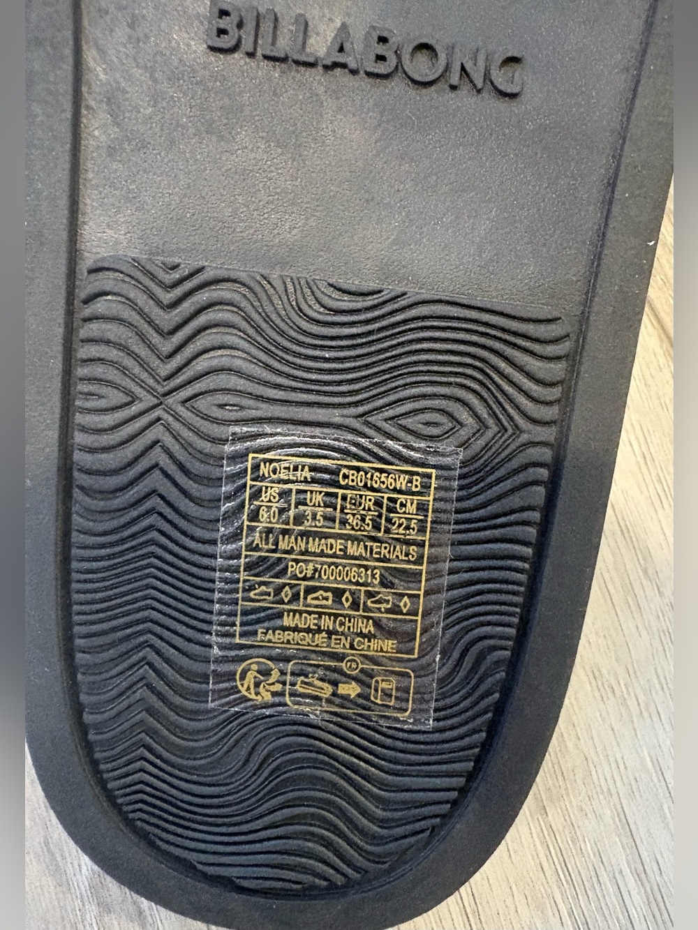 Billabong Black Toe Loop Slide Sandals - Picture 4 of 4